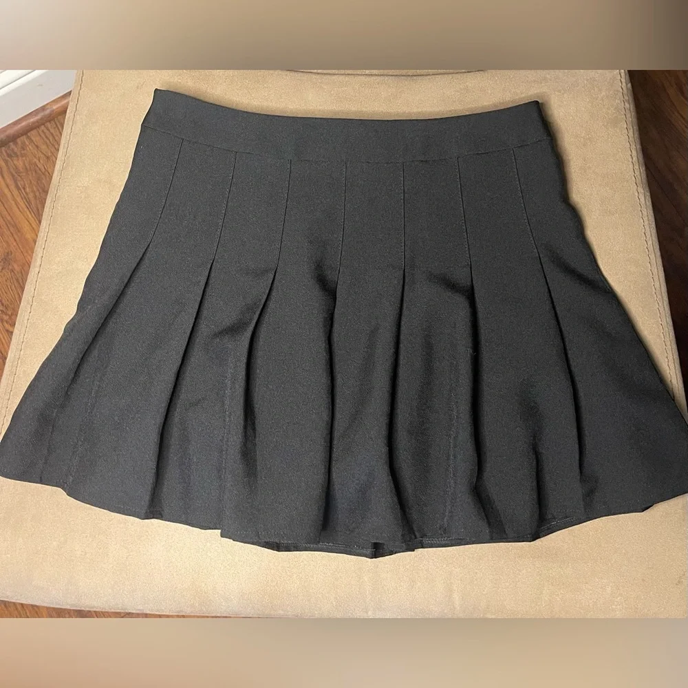 Fashion&Dyt Black Pleated Skort Women’s size Small/Juniors Size Medium